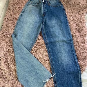Fashion, nova, jeans, (never worn )